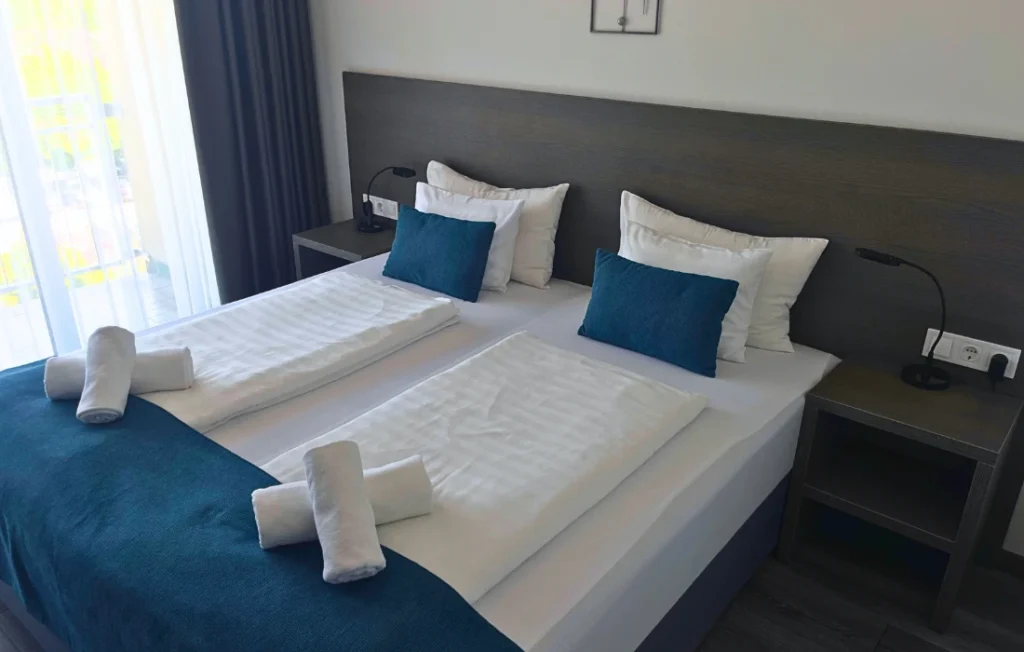 Erkélyes standard szoba a Hotel Csopak főépületében